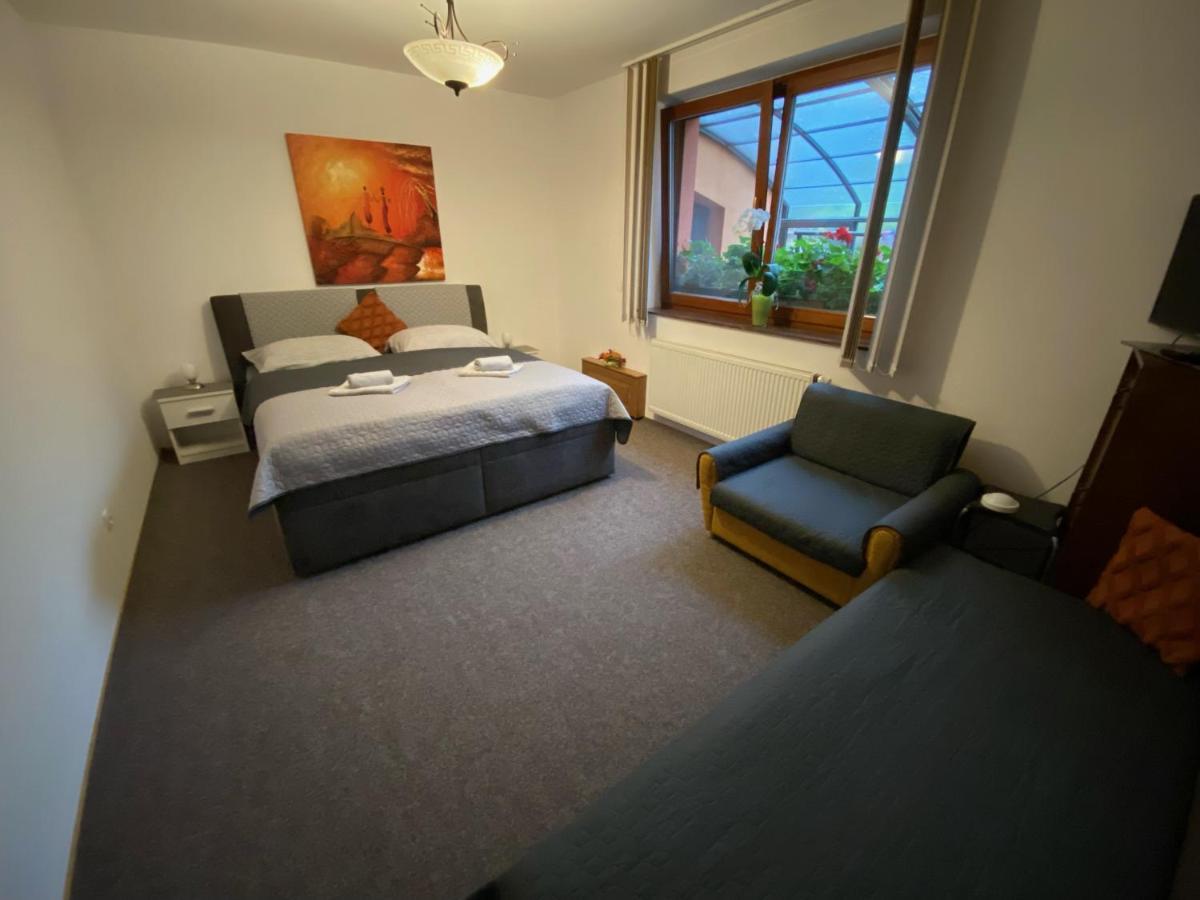 Brezno 2 Izbovy Apartman Sabi Exterior foto