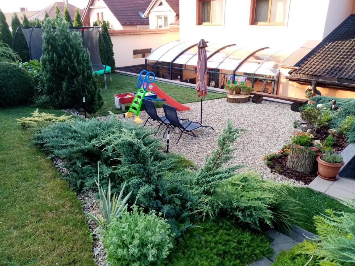 Brezno 2 Izbovy Apartman Sabi Exterior foto
