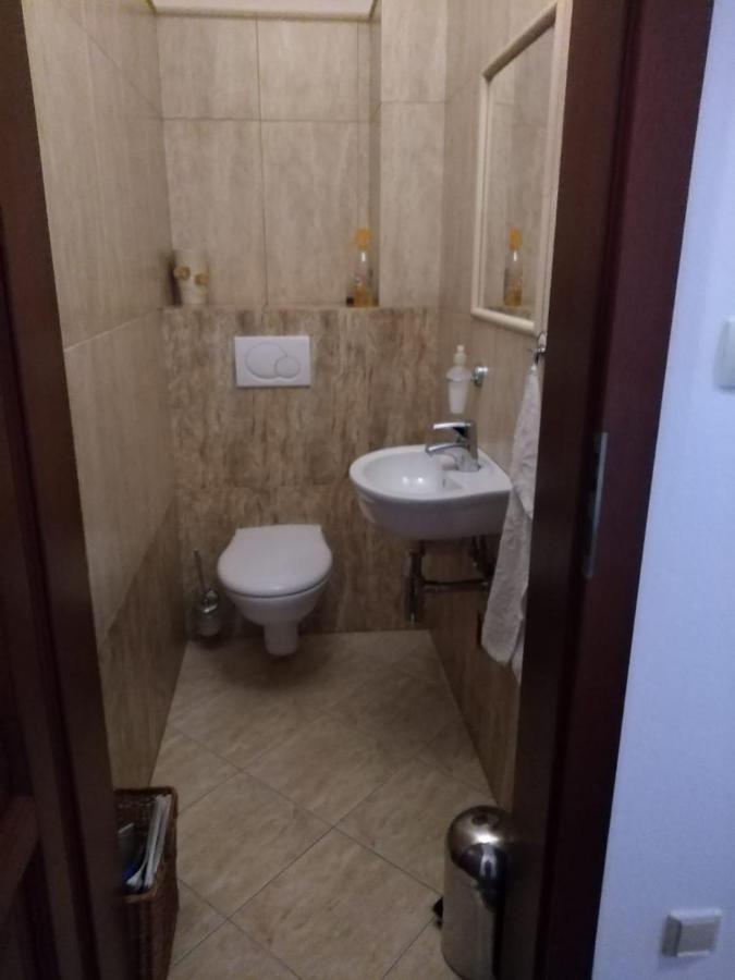 Brezno 2 Izbovy Apartman Sabi Exterior foto